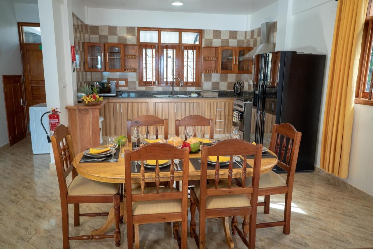 La Belle Residence Self Catering Accommodation ボー・ヴァロン エクステリア 写真