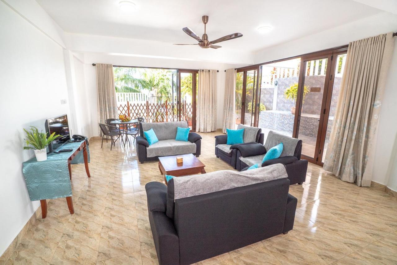La Belle Residence Self Catering Accommodation ボー・ヴァロン エクステリア 写真