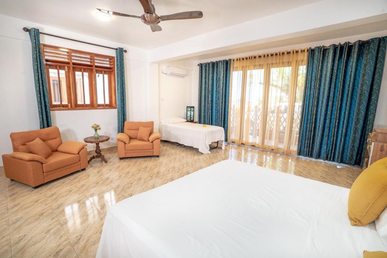 La Belle Residence Self Catering Accommodation ボー・ヴァロン エクステリア 写真