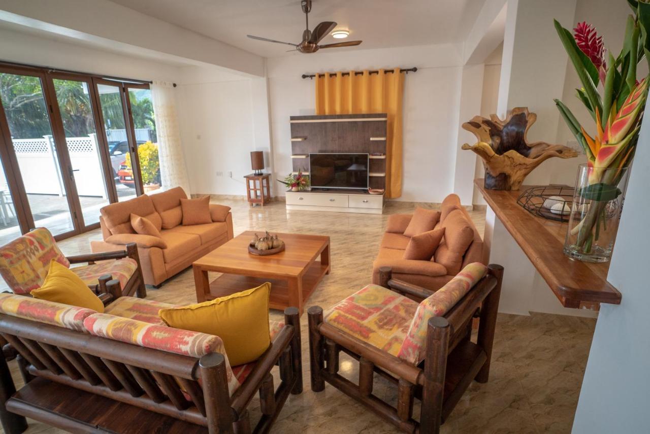 La Belle Residence Self Catering Accommodation ボー・ヴァロン エクステリア 写真