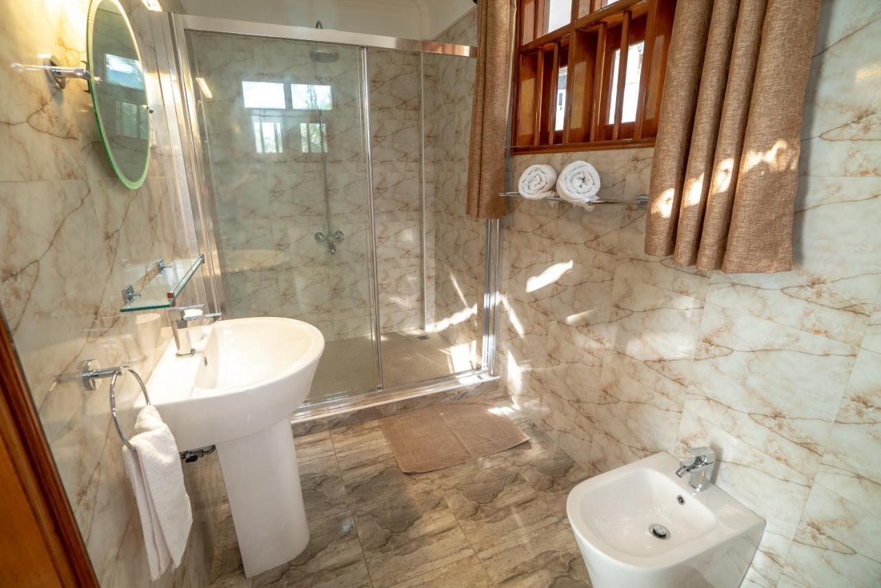 La Belle Residence Self Catering Accommodation ボー・ヴァロン エクステリア 写真