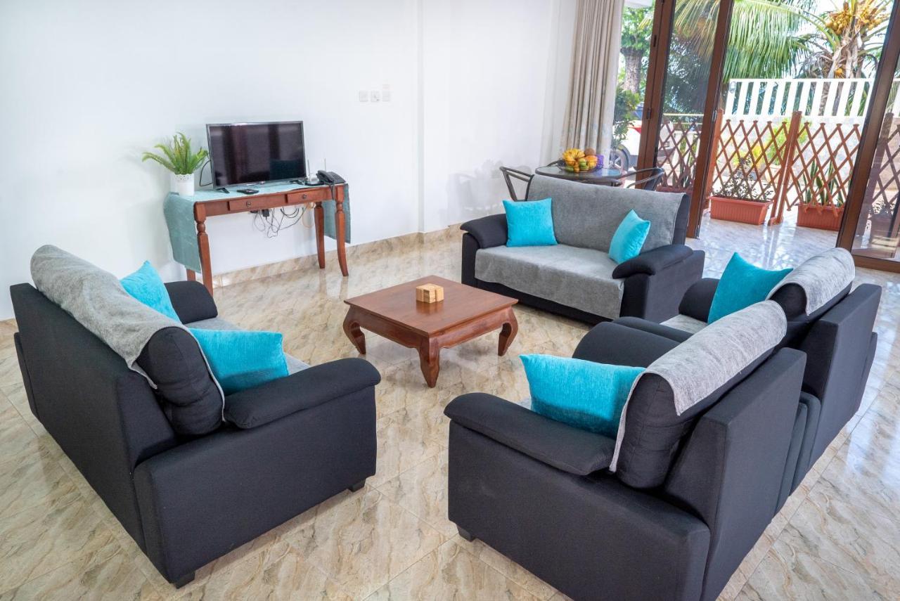 La Belle Residence Self Catering Accommodation ボー・ヴァロン エクステリア 写真