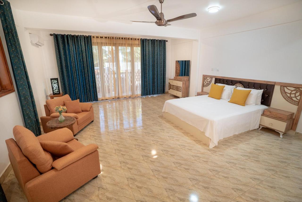 La Belle Residence Self Catering Accommodation ボー・ヴァロン エクステリア 写真