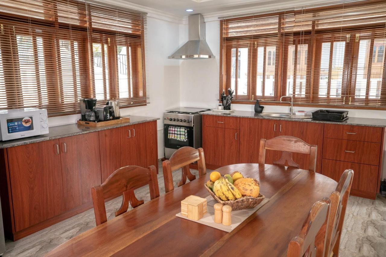 La Belle Residence Self Catering Accommodation ボー・ヴァロン エクステリア 写真