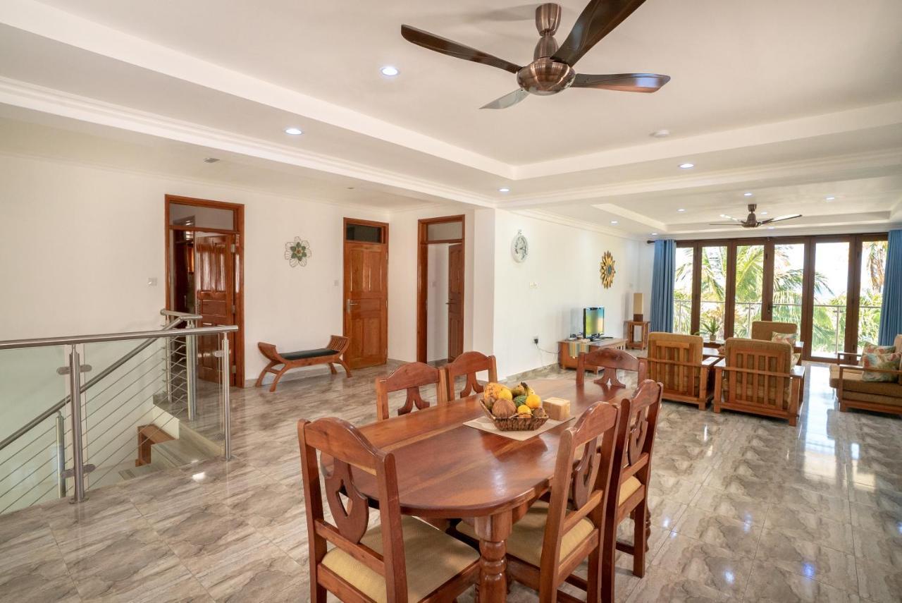 La Belle Residence Self Catering Accommodation ボー・ヴァロン エクステリア 写真