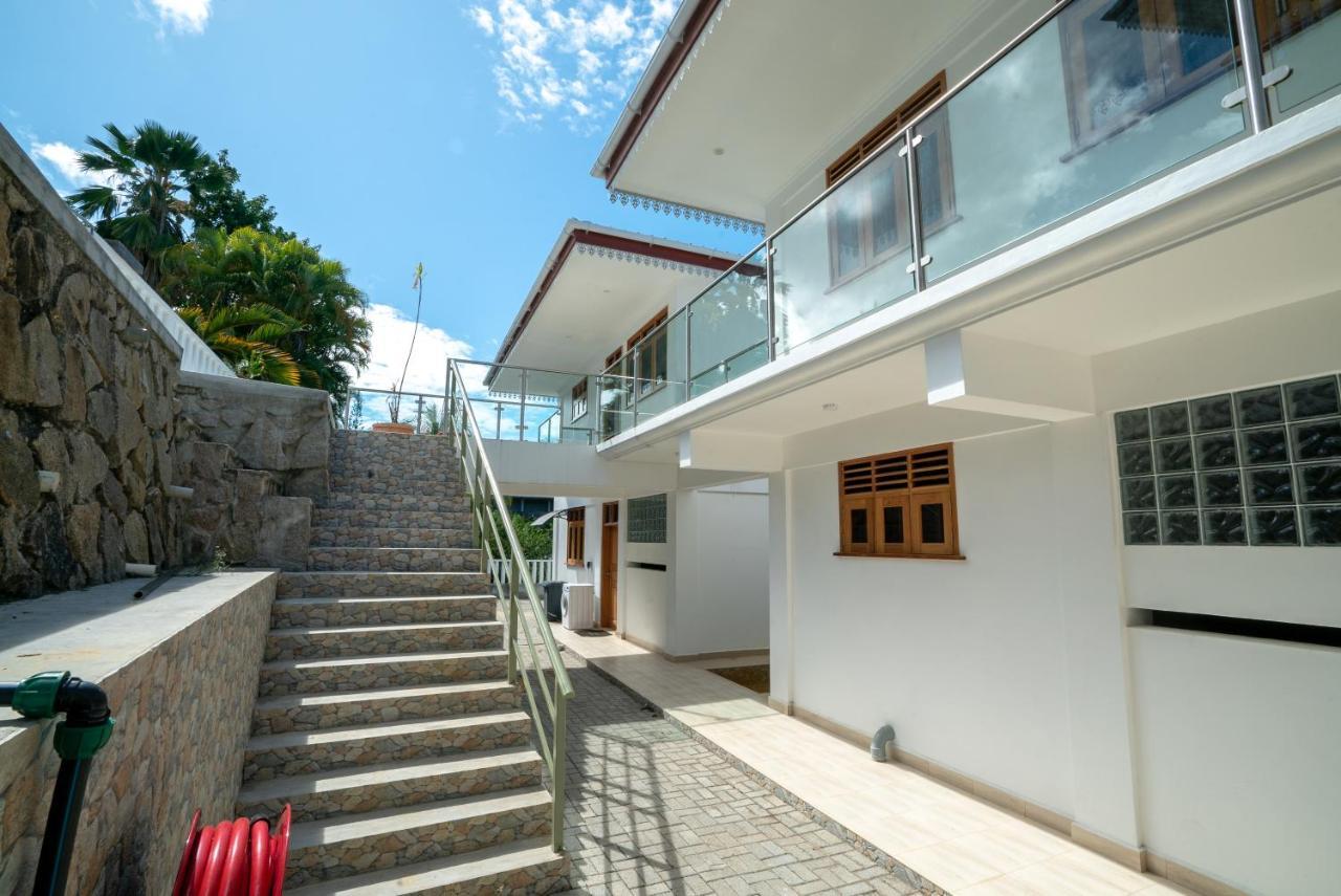 La Belle Residence Self Catering Accommodation ボー・ヴァロン エクステリア 写真