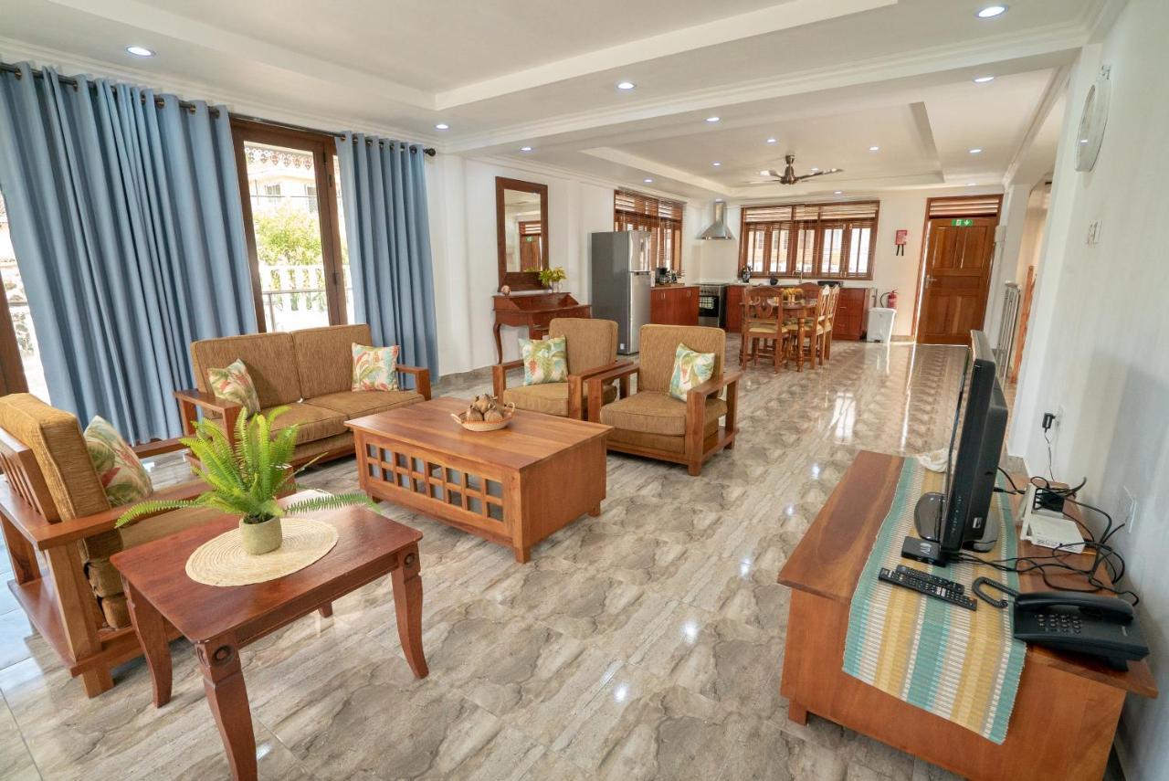 La Belle Residence Self Catering Accommodation ボー・ヴァロン エクステリア 写真